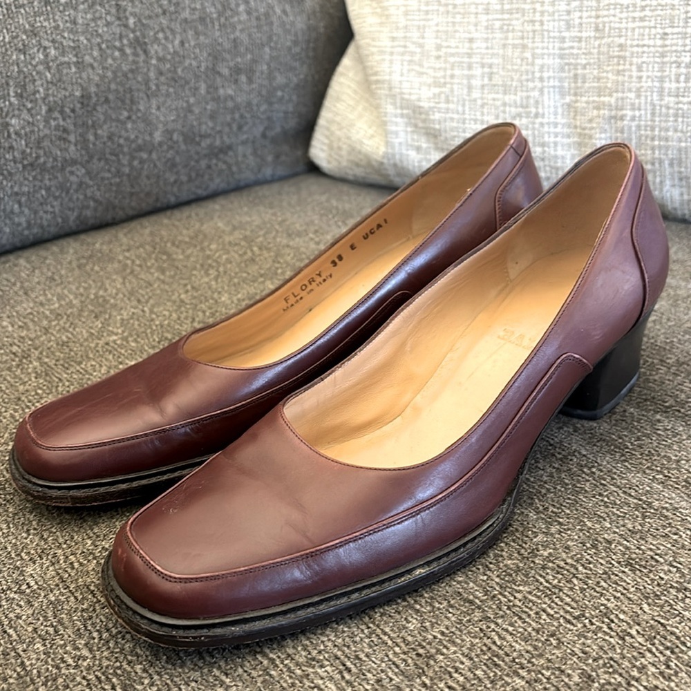 Bally Flory Brown Block Heel Leather Square Toe Vintage Pumps Size US 7.5 EU 38‎
